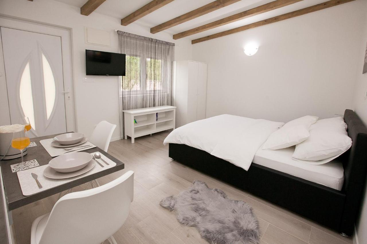 Studio Apartments Tara Задар Экстерьер фото