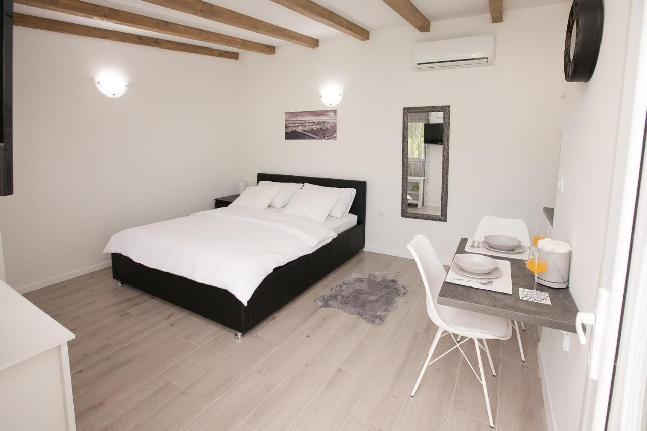 Studio Apartments Tara Задар Экстерьер фото