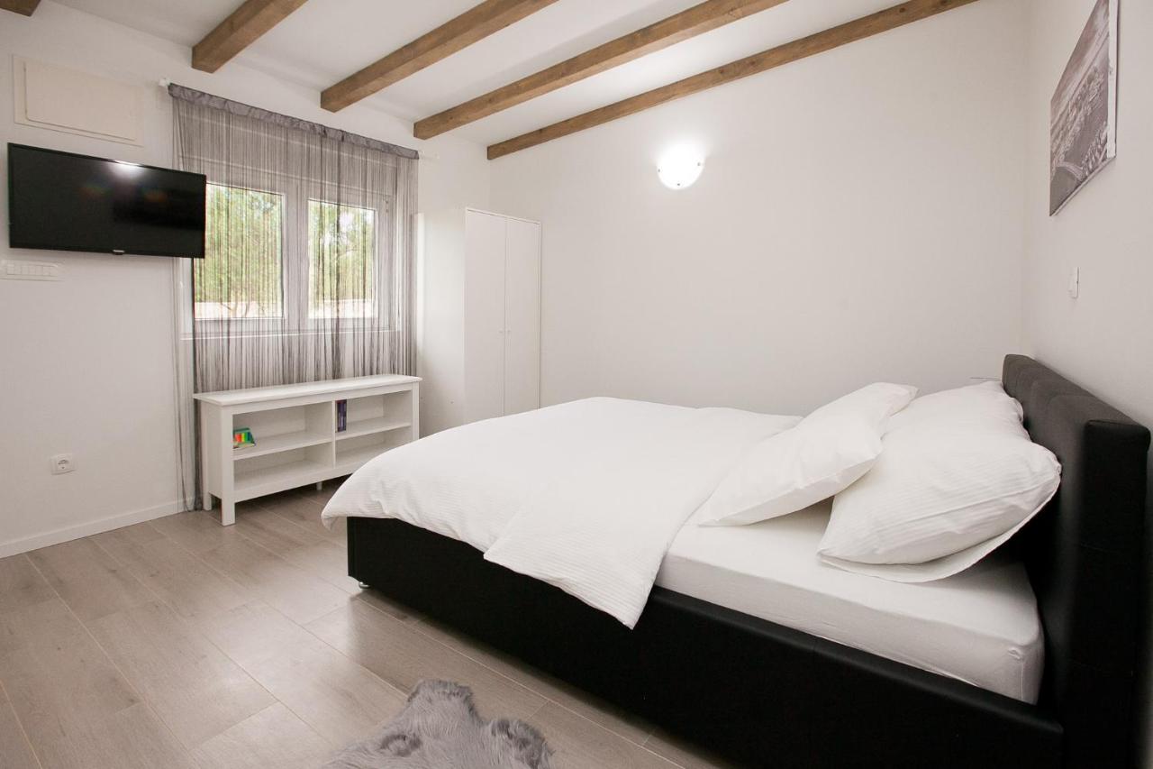 Studio Apartments Tara Задар Экстерьер фото
